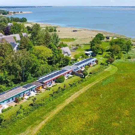 Apartman Boddenweite 5 *